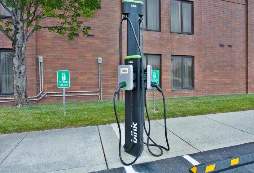 בית מלון כפרי Columbus Airport Marriott