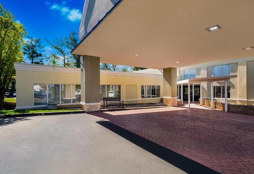 Отель Comfort Inn Falls Church   Tysons Corner