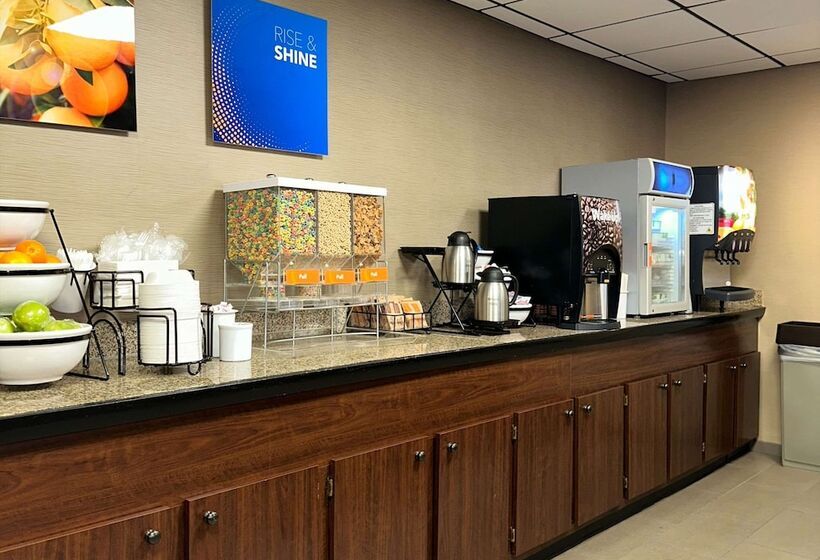 Отель Comfort Inn Falls Church   Tysons Corner