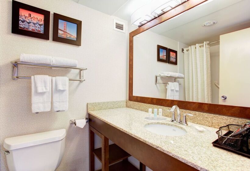 בית מלון כפרי Comfort Inn By The Bay