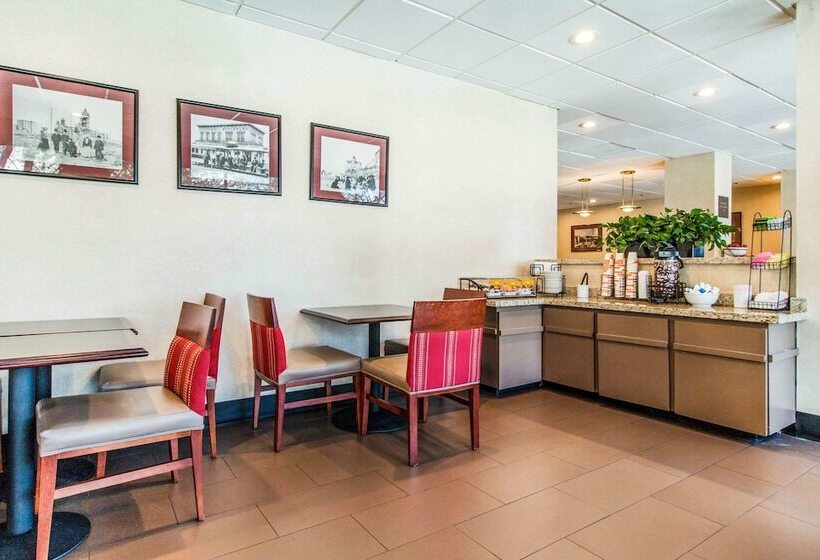 בית מלון כפרי Comfort Inn By The Bay