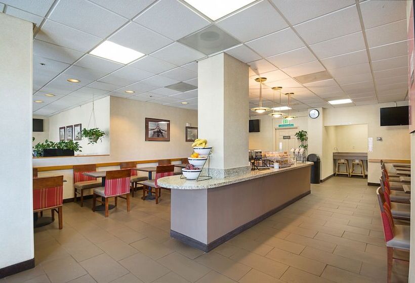 בית מלון כפרי Comfort Inn By The Bay