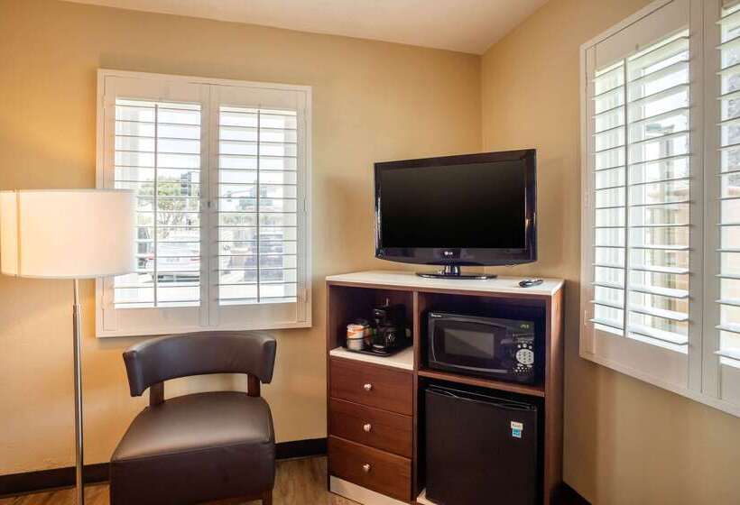 هتل Comfort Inn San Diego Airport At The Harbor