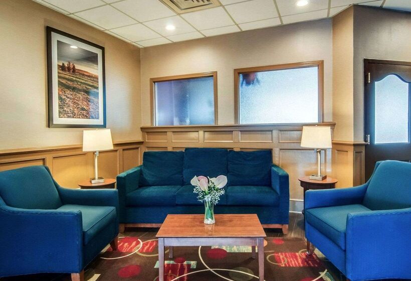 ホテル Comfort Inn & Suites Raphine  Lexington Near I81 And I64