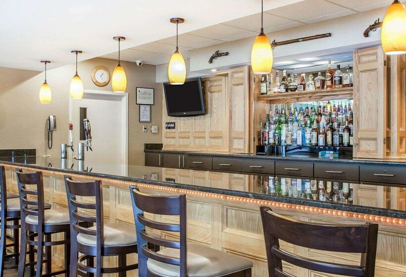 فندق Comfort Inn & Suites Sturbridgebrimfield