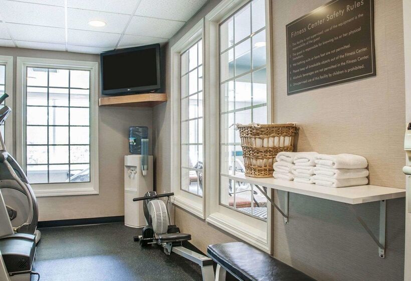 فندق Comfort Inn & Suites Sturbridgebrimfield