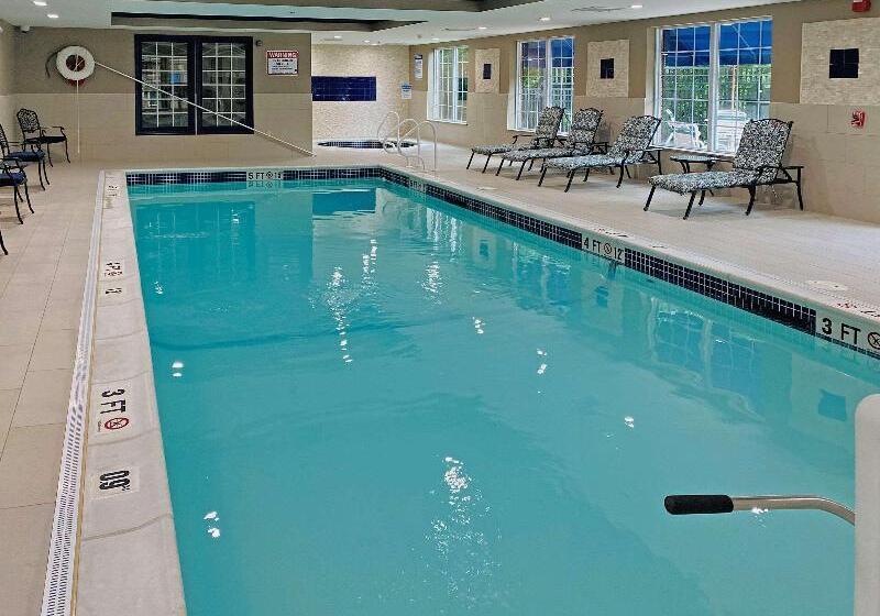 فندق Comfort Inn & Suites Sturbridgebrimfield