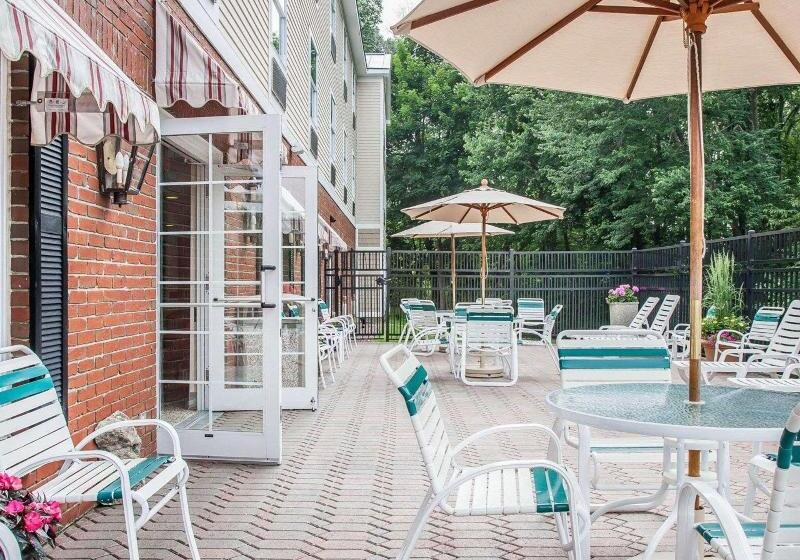 فندق Comfort Inn & Suites Sturbridgebrimfield