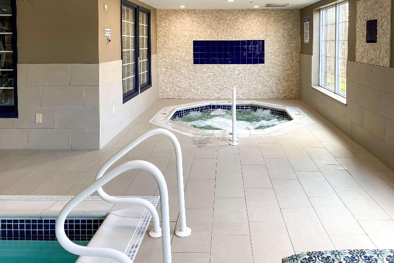 فندق Comfort Inn & Suites Sturbridgebrimfield