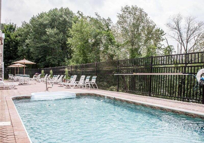 فندق Comfort Inn & Suites Sturbridgebrimfield