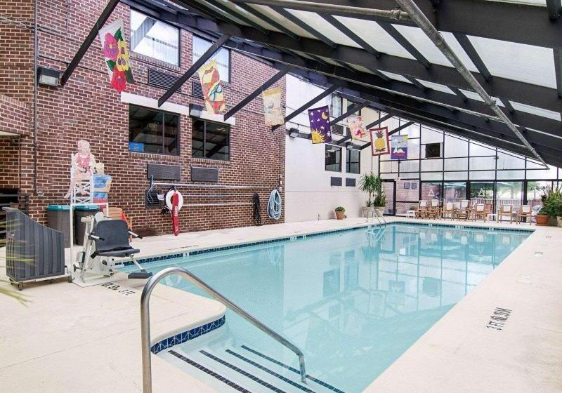 ホテル Comfort Inn University Center