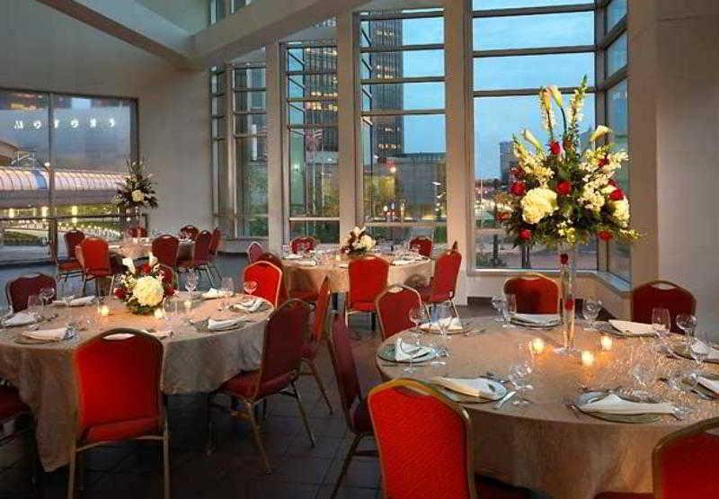 هتل Courtyard By Marriott Detroit Downtown