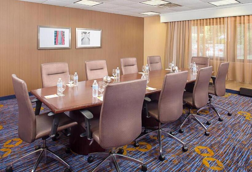 فندق Courtyard Montvale