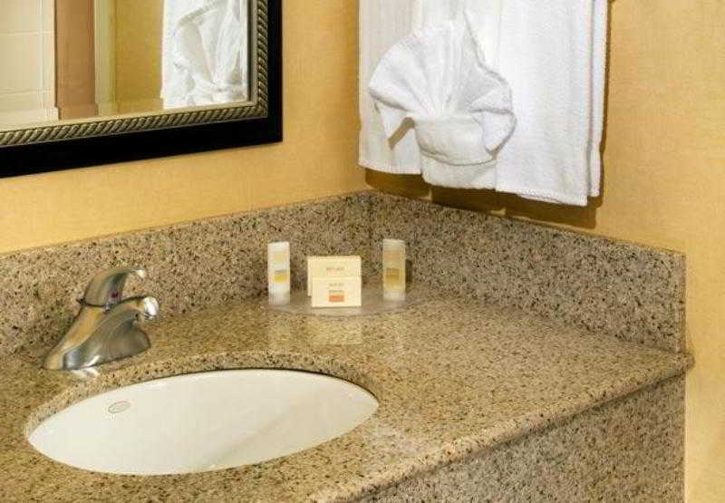 酒店 Courtyard By Marriott Rockford