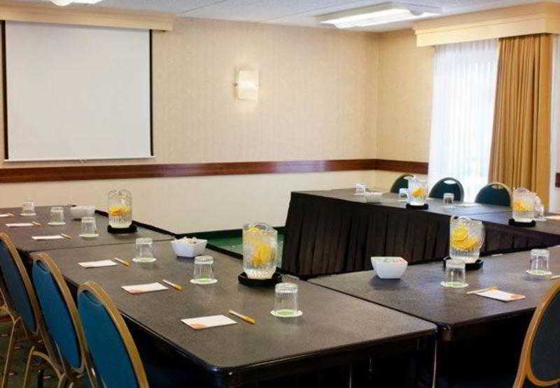 هتل Courtyard By Marriott Rockford