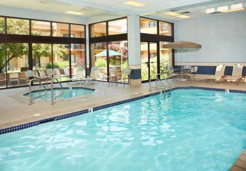 酒店 Courtyard By Marriott Rockford