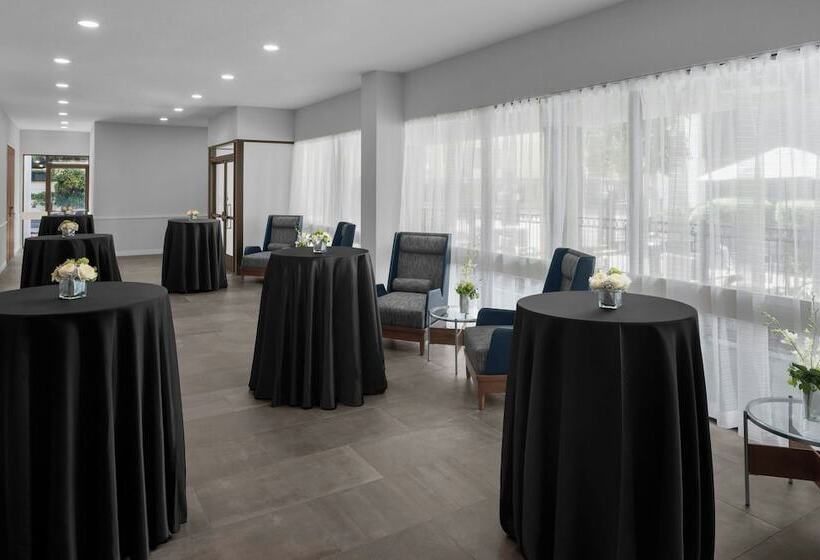 فندق Courtyard San Jose Airport