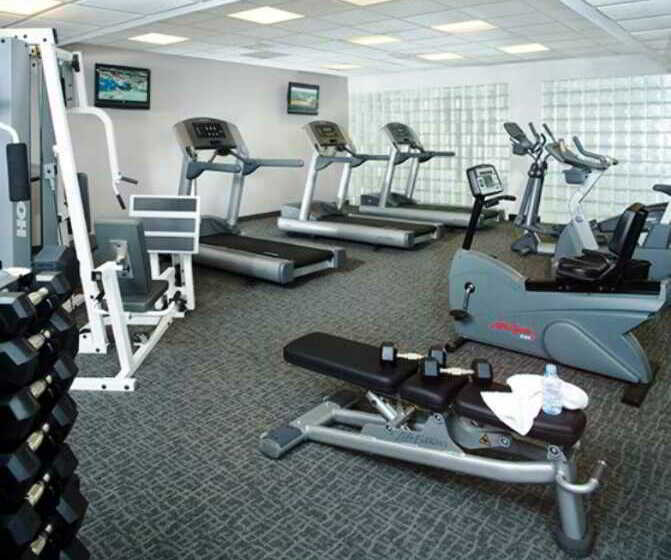 Отель Crowne Plaza Old Town Alexandria