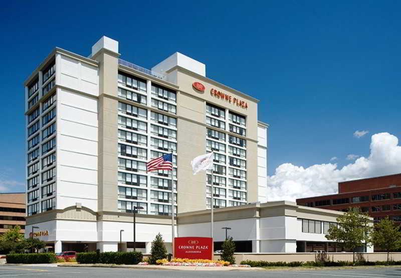 Отель Crowne Plaza Old Town Alexandria