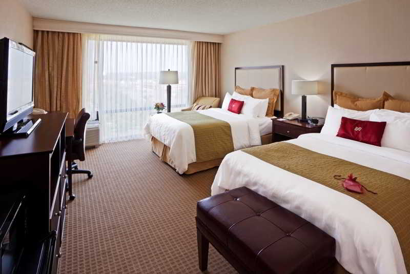 Отель Crowne Plaza Old Town Alexandria
