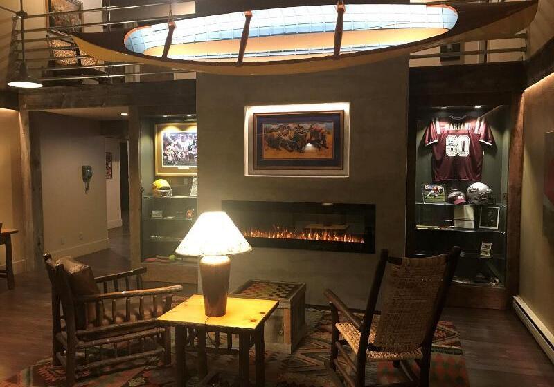 هتل Days Inn And Suites By Wyndham Downtown Missoulauniversity