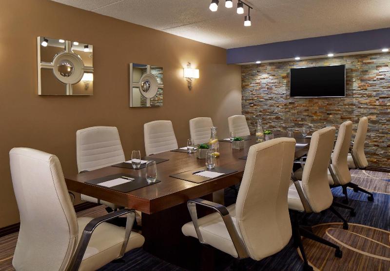 Delta Hotels By Marriott Philadelphia Airport