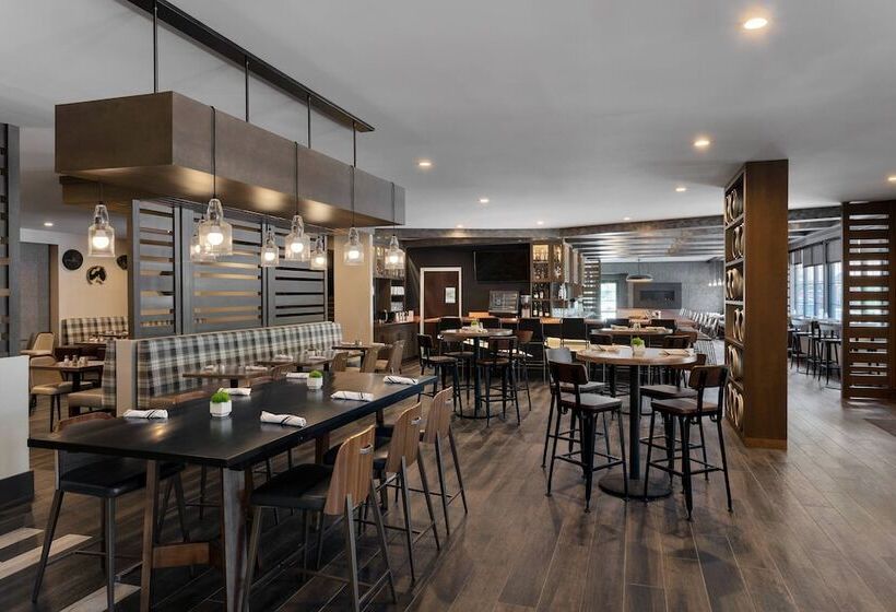 Delta Hotels By Marriott Burlington