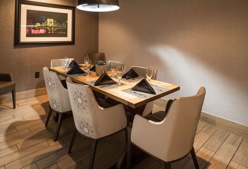 Doubletree By Hilton Hotel & Suites Pittsburgh Downtown