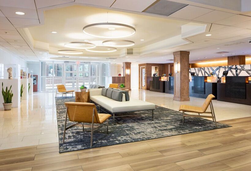 Doubletree By Hilton Hotel & Suites Pittsburgh Downtown