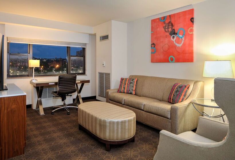 Doubletree By Hilton Hotel & Suites Pittsburgh Downtown