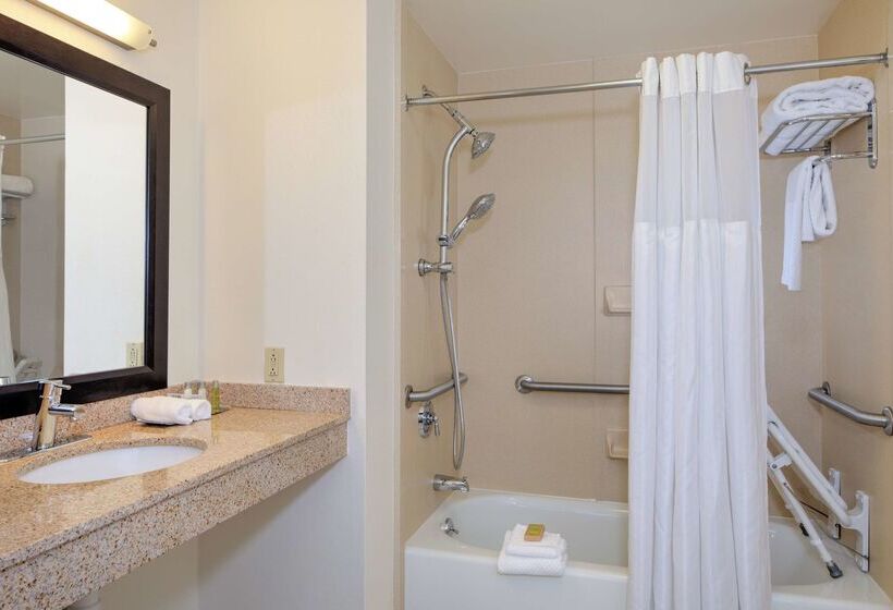 Doubletree By Hilton Hotel & Suites Pittsburgh Downtown