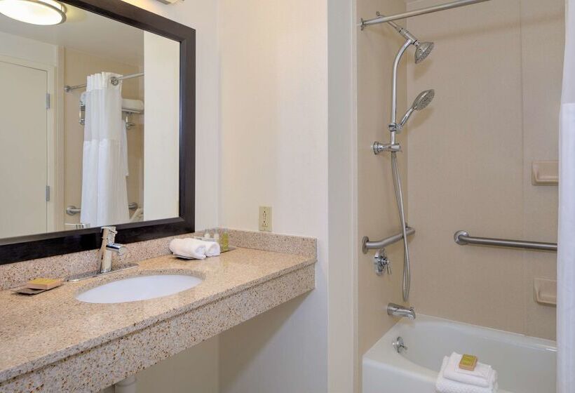 Doubletree By Hilton Hotel & Suites Pittsburgh Downtown