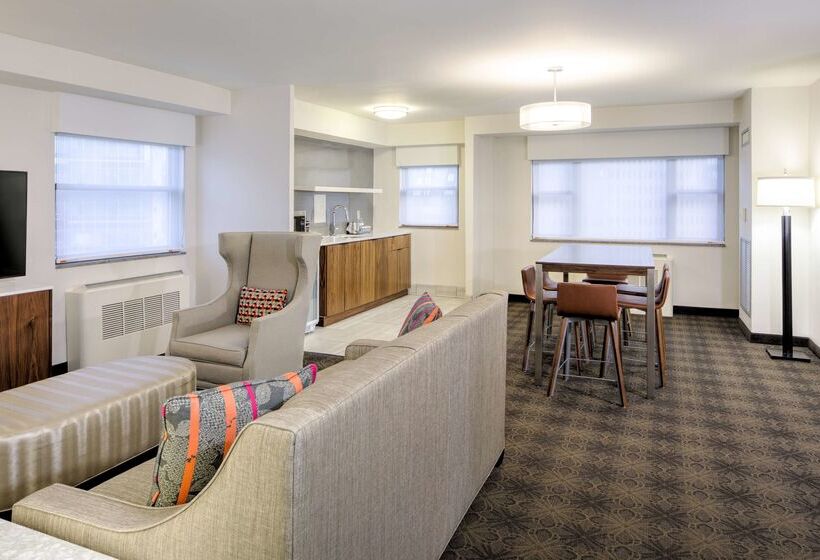 Doubletree By Hilton Hotel & Suites Pittsburgh Downtown