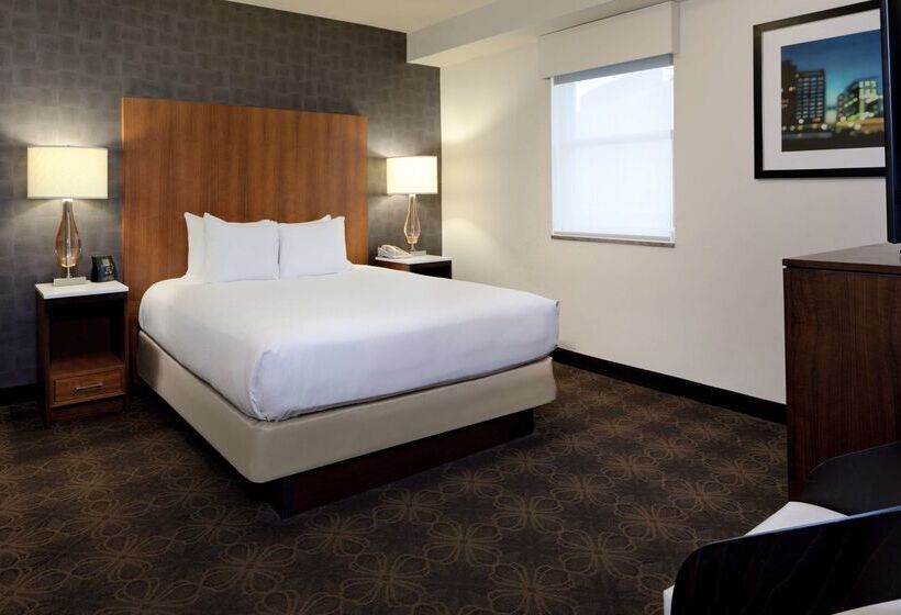 Doubletree By Hilton Hotel & Suites Pittsburgh Downtown