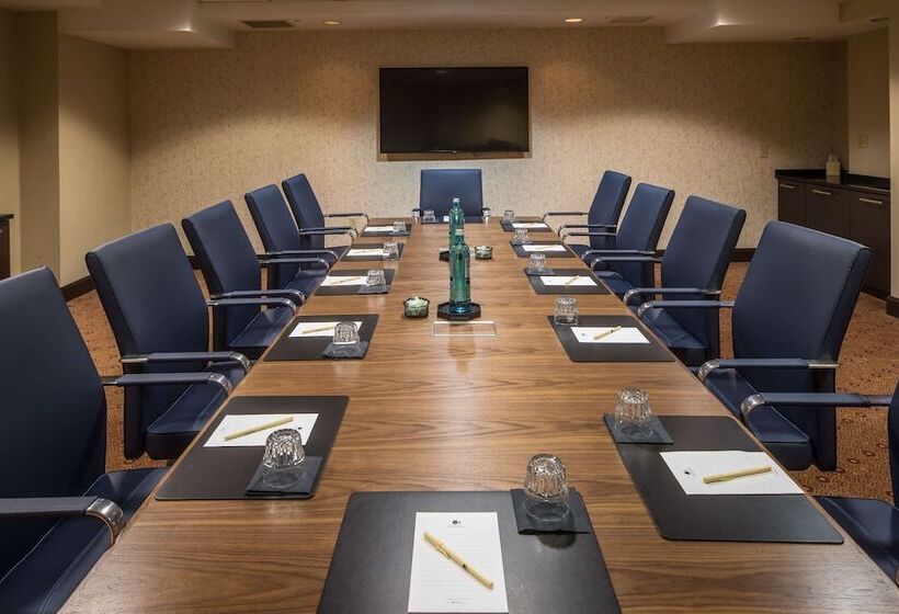 Doubletree By Hilton Hotel & Suites Pittsburgh Downtown