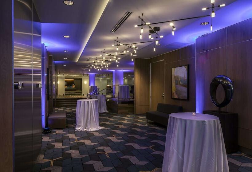 Doubletree By Hilton Hotel & Suites Pittsburgh Downtown