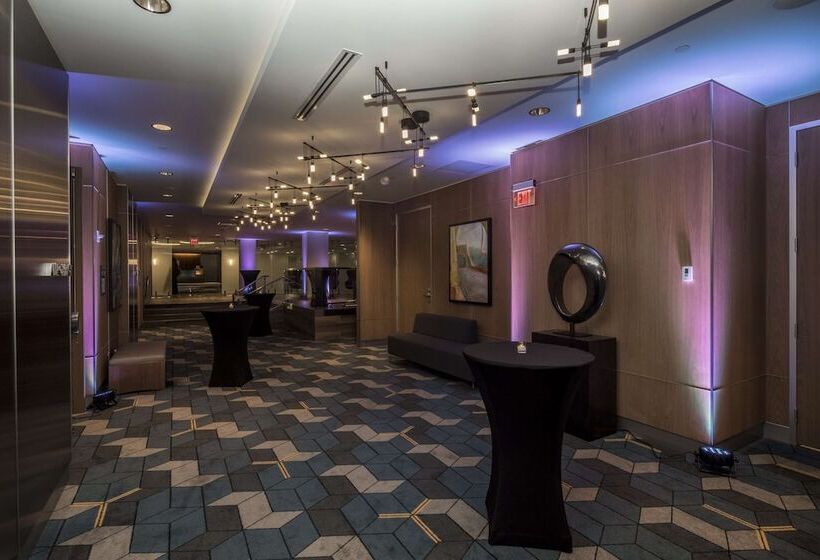 Doubletree By Hilton Hotel & Suites Pittsburgh Downtown