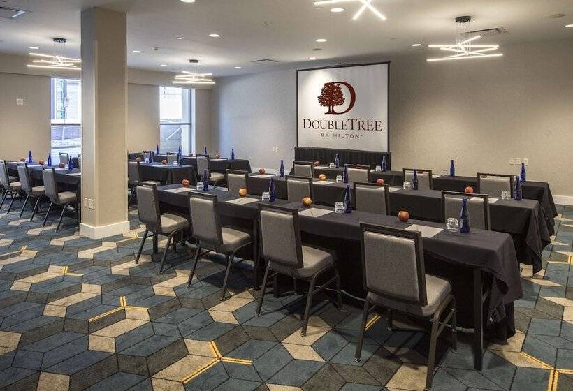 Doubletree By Hilton Hotel & Suites Pittsburgh Downtown