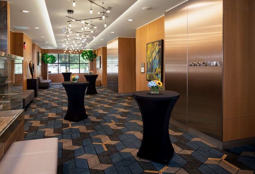 Doubletree By Hilton Hotel & Suites Pittsburgh Downtown