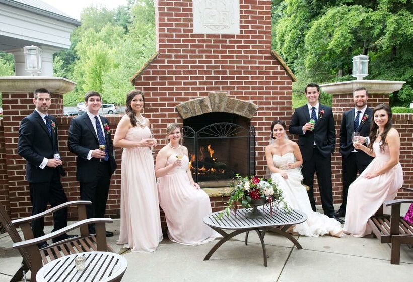 فندق Doubletree By Hilton Asheville Biltmore