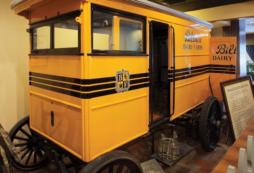 هتل Doubletree By Hilton Asheville Biltmore