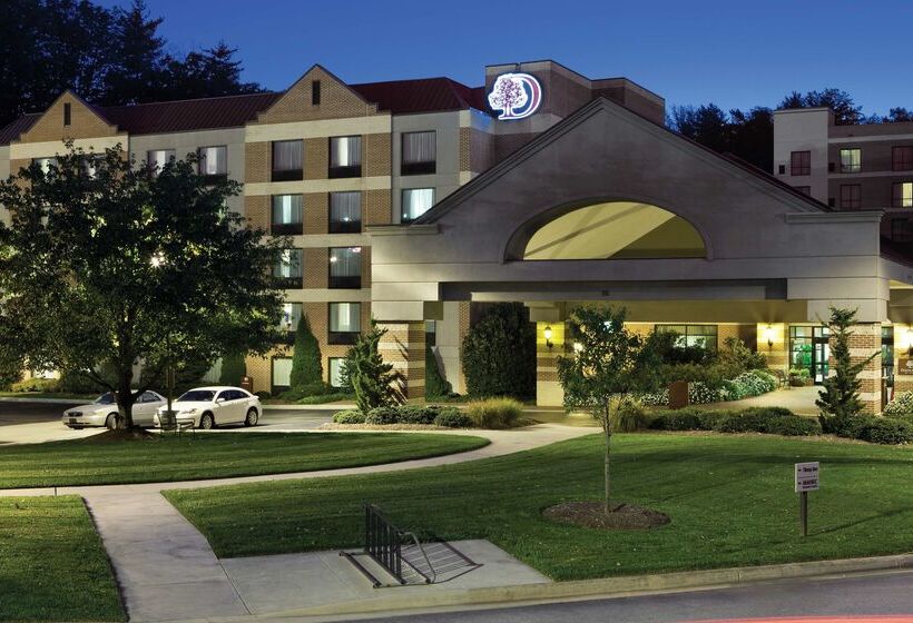 هتل Doubletree By Hilton Asheville Biltmore