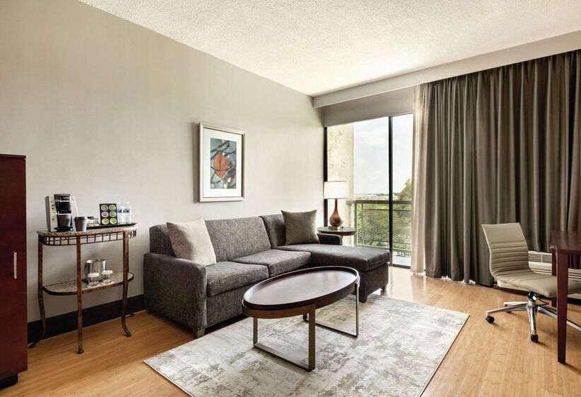 فندق Doubletree By Hilton Atlanta   Northlake