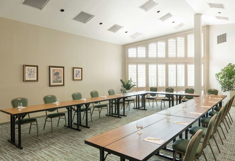 فندق Doubletree By Hilton Campbell  Pruneyard Plaza