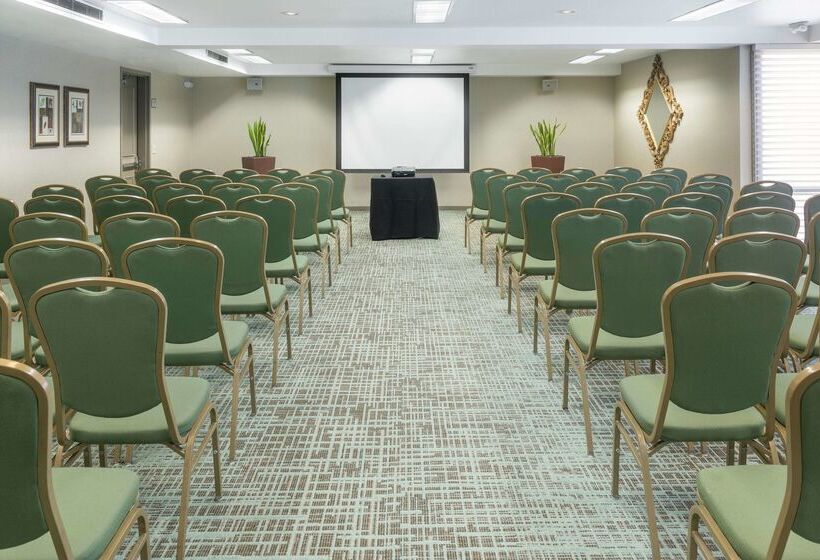 هتل Doubletree By Hilton Campbell  Pruneyard Plaza