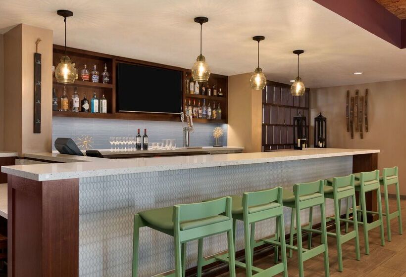 فندق Doubletree By Hilton Campbell  Pruneyard Plaza