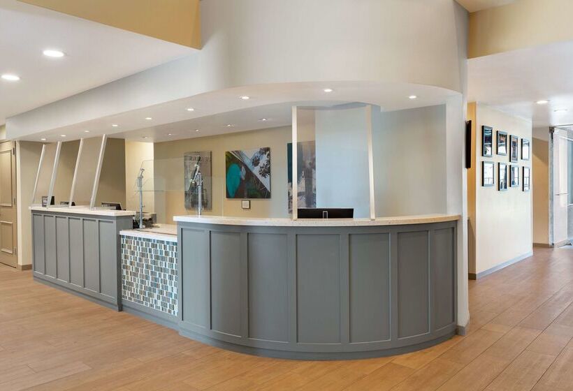 هتل Doubletree By Hilton Campbell  Pruneyard Plaza