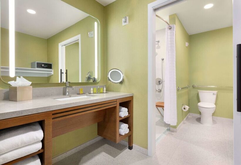 هتل Doubletree By Hilton Campbell  Pruneyard Plaza