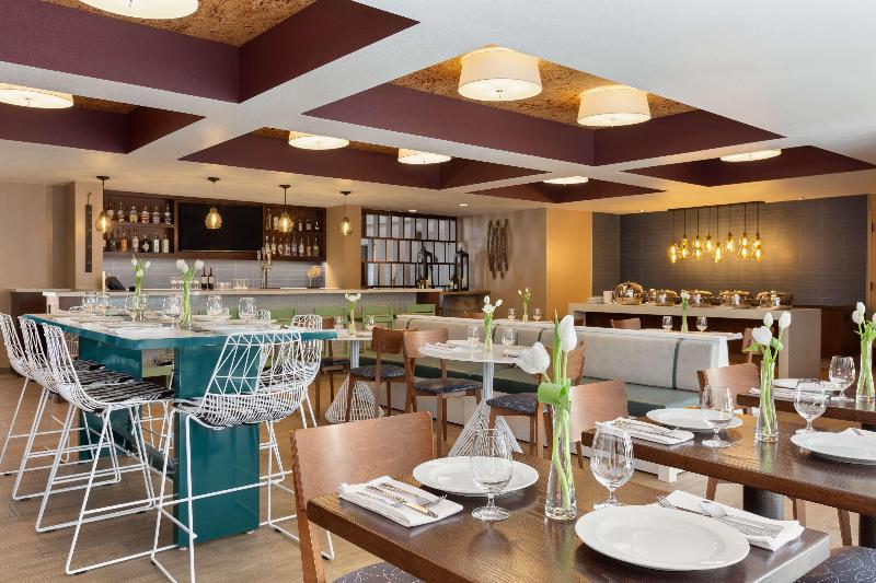 فندق Doubletree By Hilton Campbell  Pruneyard Plaza