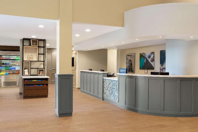 هتل Doubletree By Hilton Campbell  Pruneyard Plaza